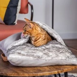 Nairobi Cuddly Cushion -Pet Supplies Store 229296 geop zooplusexclusive kuschelkissen nairobi hs 12 7