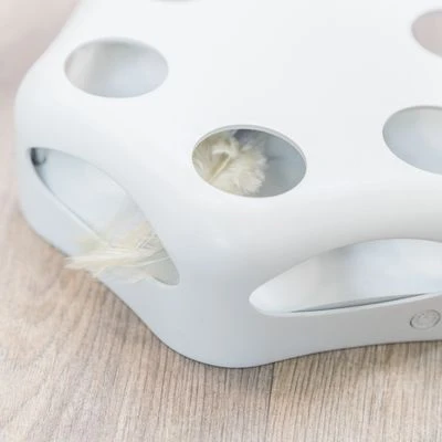 Trixie Turning Feather Cat Toy 5 Trixie Turning Feather Cat Toy - Image 3